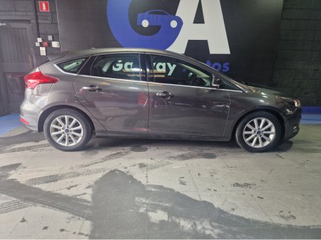 2015 Ford Focus - thumbnail 11