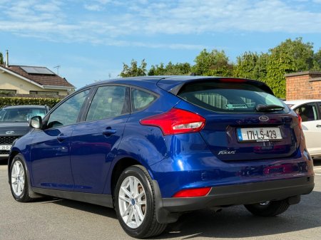 2017 Ford Focus - thumbnail 7