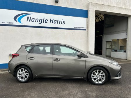 2017 Toyota Auris - thumbnail 5