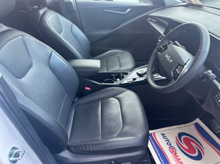 2023 Kia Niro 1.6 GDI PHEV K4 Auto €29,950 thumbnail