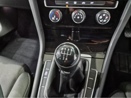 2013 Volkswagen Golf - thumbnail 17