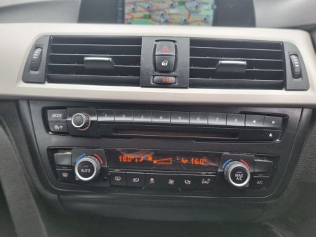 2014 BMW 3 Series - thumbnail 9