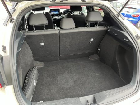 2020 Toyota C-HR HYBRID LUNA SPORT AUTOMATIC 1.8 PETROL //ADAPTIVE CRUISE CONTROL//KEYLESS ENTRY//REVERSE CAMERA//HEATED SEATS// €22,950 thumbnail