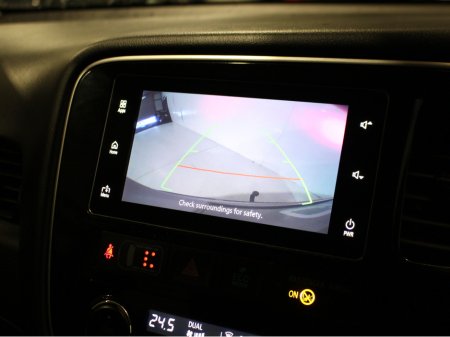 2017 Mitsubishi Outlander OUTL 4WD 6MT 4DR 7S 17MY 7 SEATS €16,950 thumbnail