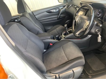 2016 Nissan Qashqai 1.5 SV MY16 SP+NC E6 4 4DR €10,450 thumbnail