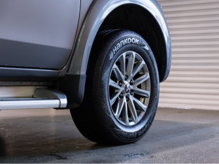 2019 Mitsubishi L200 SUPERCHARGER 17MY INTENSE 6MT CREWC 2.5 DID CR 4WORK CREWCAB 4DR €19,500 thumbnail