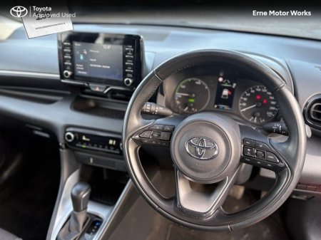 2023 Toyota Yaris 1.5 HYBRID LUNA 4DR AUTO €23,950 thumbnail