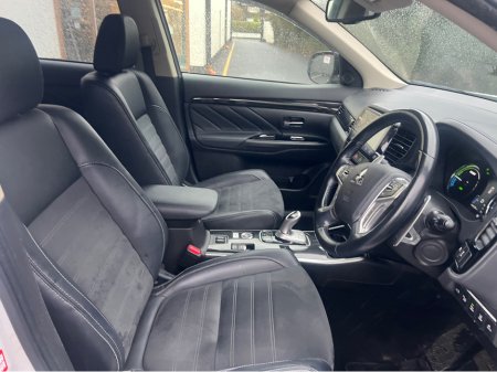 2018 Mitsubishi Outlander - thumbnail 19