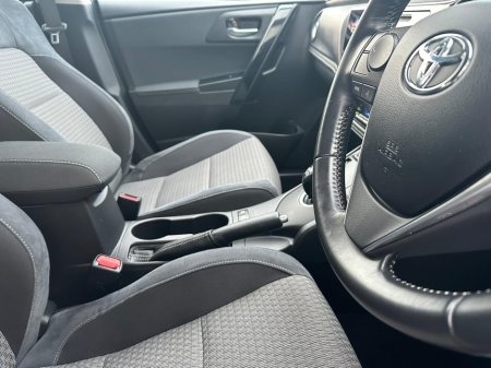 2018 Toyota Auris 1.8 HYBRID LUNA SPORT 136BHP AUTO LOW KM €16,450 thumbnail