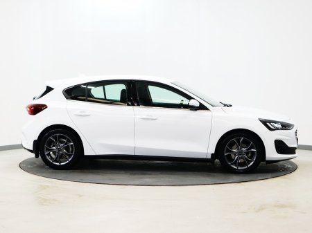 2024 Ford Focus *127* TITANIUM 5DR 1.0T 125 MHE €26,800 thumbnail