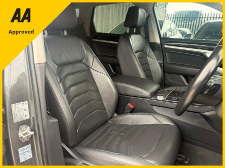 2019 Volkswagen Touareg - thumbnail 12