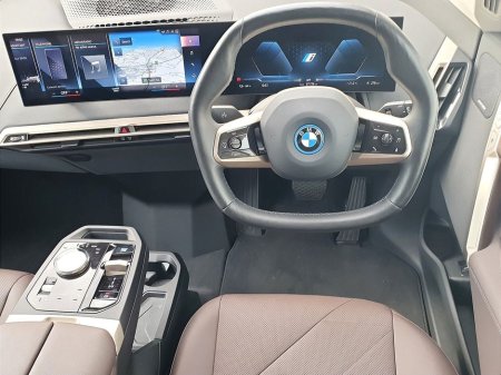 2022 BMW iX - thumbnail 5