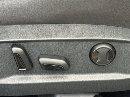 2017 Volkswagen Golf 1.4 TSI 5DR 150HP Highline DSG €16,990 thumbnail