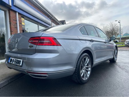 2018 Volkswagen Passat - thumbnail 18