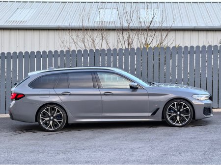 2022 BMW 5 Series - view 4