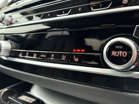 2021 BMW 5 Series - thumbnail 12