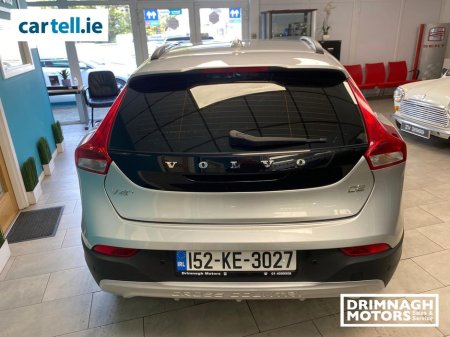 2015 Volvo V40 1.6 D2 LUX Cross Country 113 €10,950