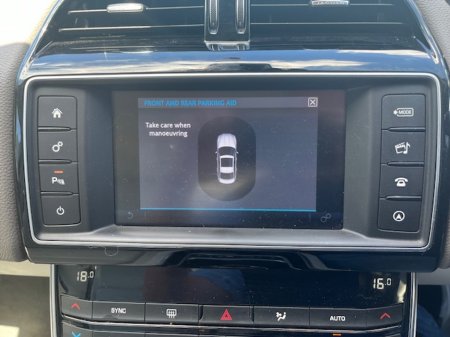 2018 Jaguar XE - thumbnail 16