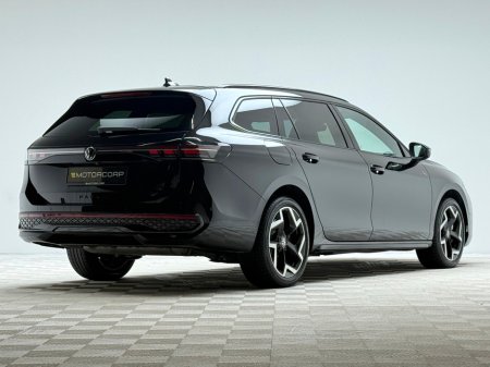 2025 Volkswagen Passat R-LINE 1.5 PHEV DSG €42,990 thumbnail