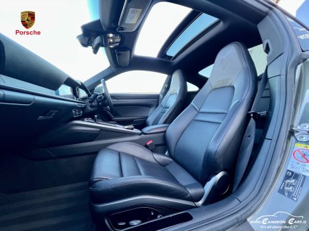 2020 Porsche 911 CARRERA 4SPEED Aventurine Green Metallic €144,950 thumbnail