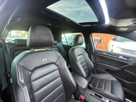 2017 Volkswagen Golf - thumbnail 4