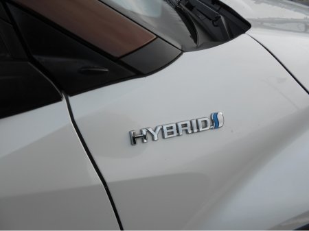 2019 Toyota C-HR Sport Hybrid €21,995 thumbnail