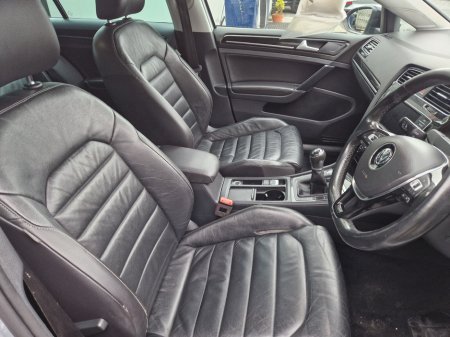 2017 Volkswagen Golf 1.6 TDI 5DR 115HP Highline DSG €13,950 thumbnail