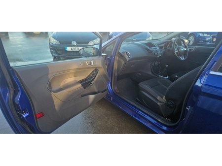 2014 Ford Fiesta ZETEC 1.2 petrol 3dr low miles €5,995 thumbnail