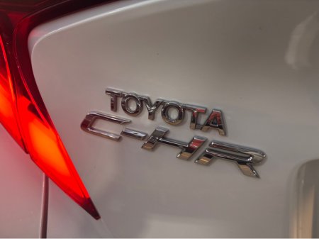 2023 Toyota C-HR HYBRID SOL 4DR AUTO €24,499 thumbnail