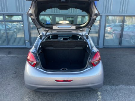 2019 Peugeot 208 - thumbnail 5