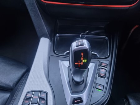 2018 BMW 3 Series - thumbnail 12