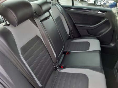 2015 Volkswagen Jetta - thumbnail 15