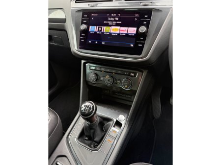 2020 Volkswagen Tiguan 2.0 TDI 150HP R-Line thumbnail