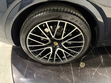 2022 Porsche Cayenne - thumbnail 11