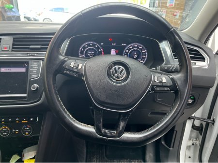 2017 Volkswagen Tiguan - thumbnail 8