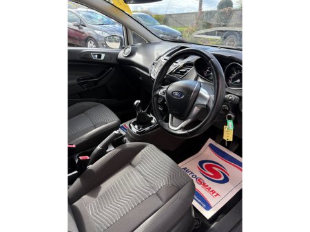 2015 Ford Fiesta - view 4