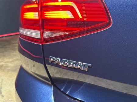2016 Volkswagen Passat - thumbnail 10