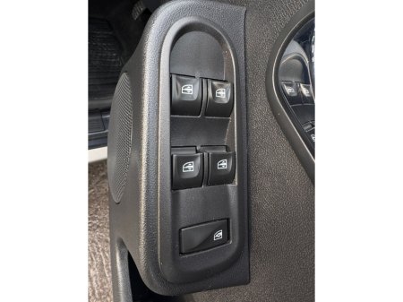 2017 Dacia Duster PRESTIGE 1.5 DCI 110 4X2 4DR €9,400 thumbnail