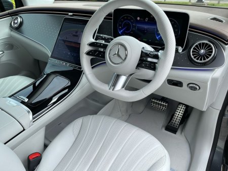 2025 Mercedes-Benz EQE - thumbnail 9