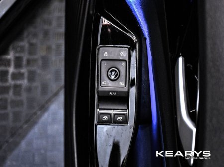 2022 Volkswagen ID.5 GTX AWD BUSINESS 77kWh 299HP €29,888 thumbnail