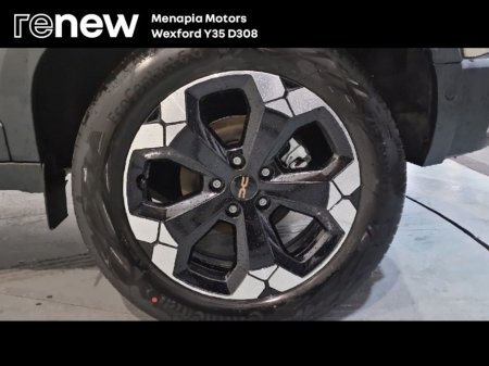 2026 Dacia Duster Extreme HEV 155 €36,135 thumbnail