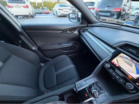 2017 Honda Civic - thumbnail 26