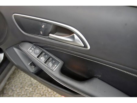 2017 Mercedes-Benz GLA Class GLA 180 *HALF LEATHER*REVERSE CAM*PARK SENSORS* €20,990 thumbnail