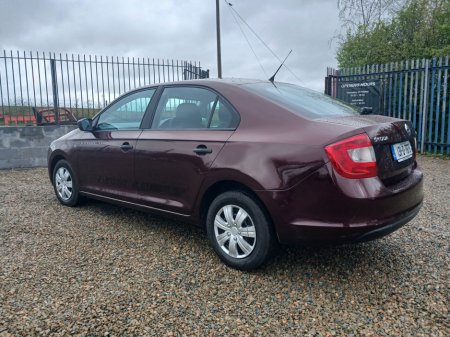 2013 Skoda Rapid - thumbnail 3