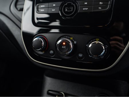 2019 Renault Captur 2019 Captur 1.5dci/New NCT/Irish/1yr warranty €13,888 thumbnail