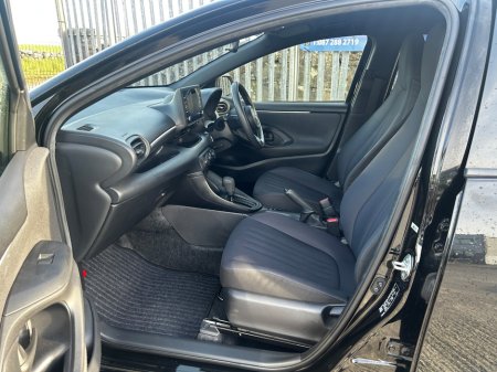 2021 Toyota Yaris - thumbnail 12