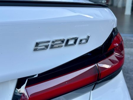 2023 BMW 5 Series - thumbnail 16