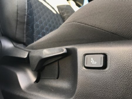 2022 Toyota C-HR - thumbnail 16