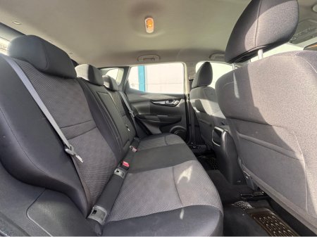 2015 Nissan Qashqai - thumbnail 3