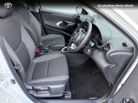 2024 Toyota Yaris 1.5 LUNA 4DR €26,950 thumbnail